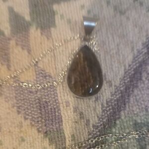 Elegant Silver Teardrop Pendant Necklace